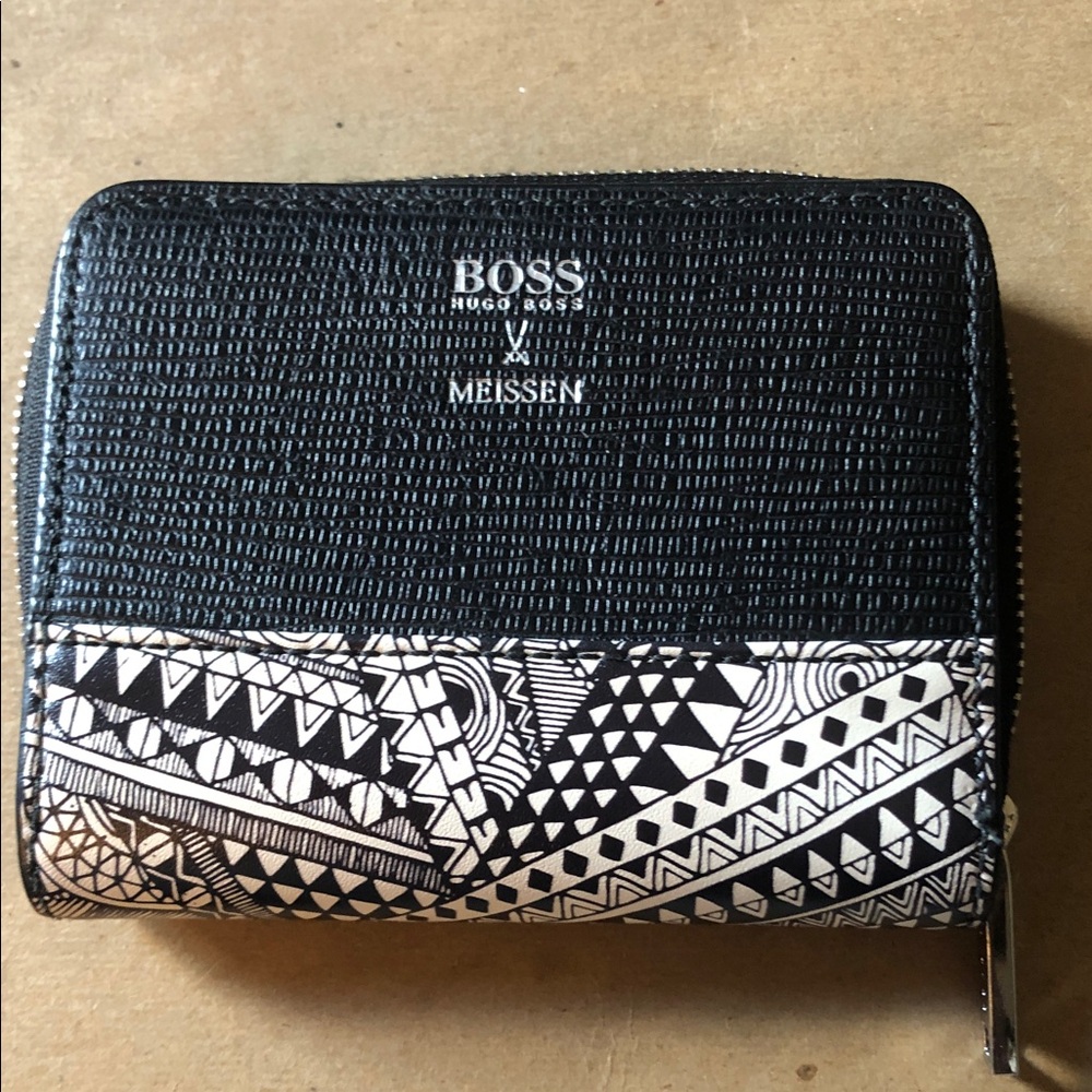 Hugo Boss Black Wallet with Monochrome Geometric Trim